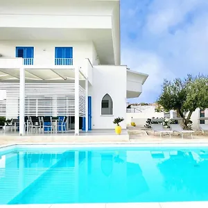 White Luxury Scala Dei Turchi Apartment